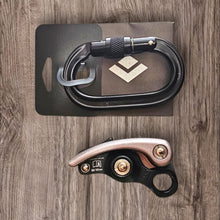 Load image into Gallery viewer, Mad Rock Safeguard Springless w/ carabiner
